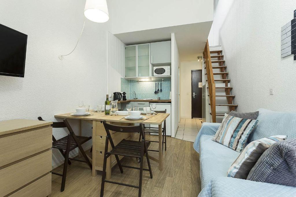 Chamonix City Centre Apartment | Apartment Forclaz 4B - Alpes Travel - Central Chamonix - Sleeps 4