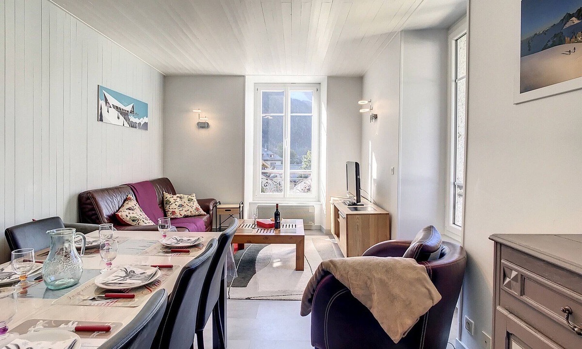 Chamonix City Centre Apartment | Apartment in Chamonix, 3 bedrooms, 8 people, mountain view