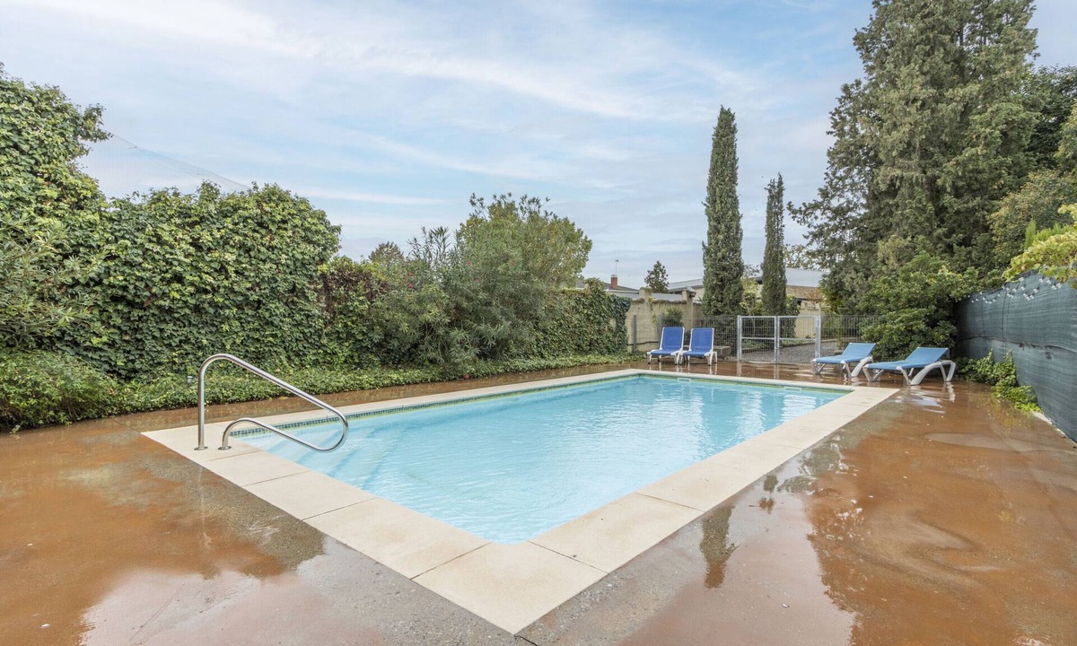Vila-sana Apartment | Apartment 'Petit Ca L'Andorrà' with Shared Pool, Shared Garden and Wi-Fi