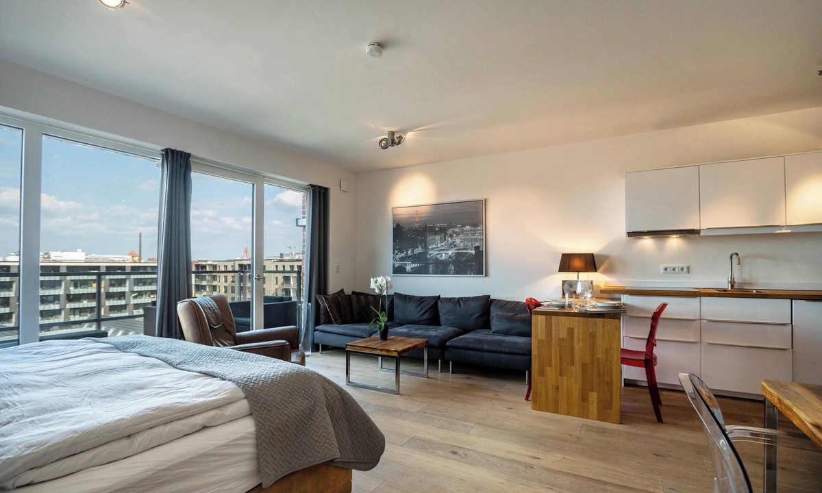Uberseestadt Apartment | Apartment Portus 21 close to City Centre with Balcony & Wi-Fi incl. Linen and Towels