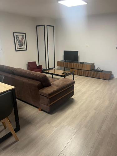 Les 3 Ponts Apartment | Appartement entier 1 à 4 personnes au calme avec parking gratuit