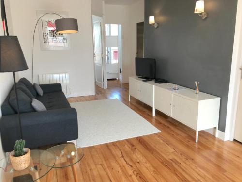 Saint-Jean-de-Luz City Center Apartment | Appt 5pers Centre St Jean de Luz - Calme - Grande Plage à 2mn - Balcon