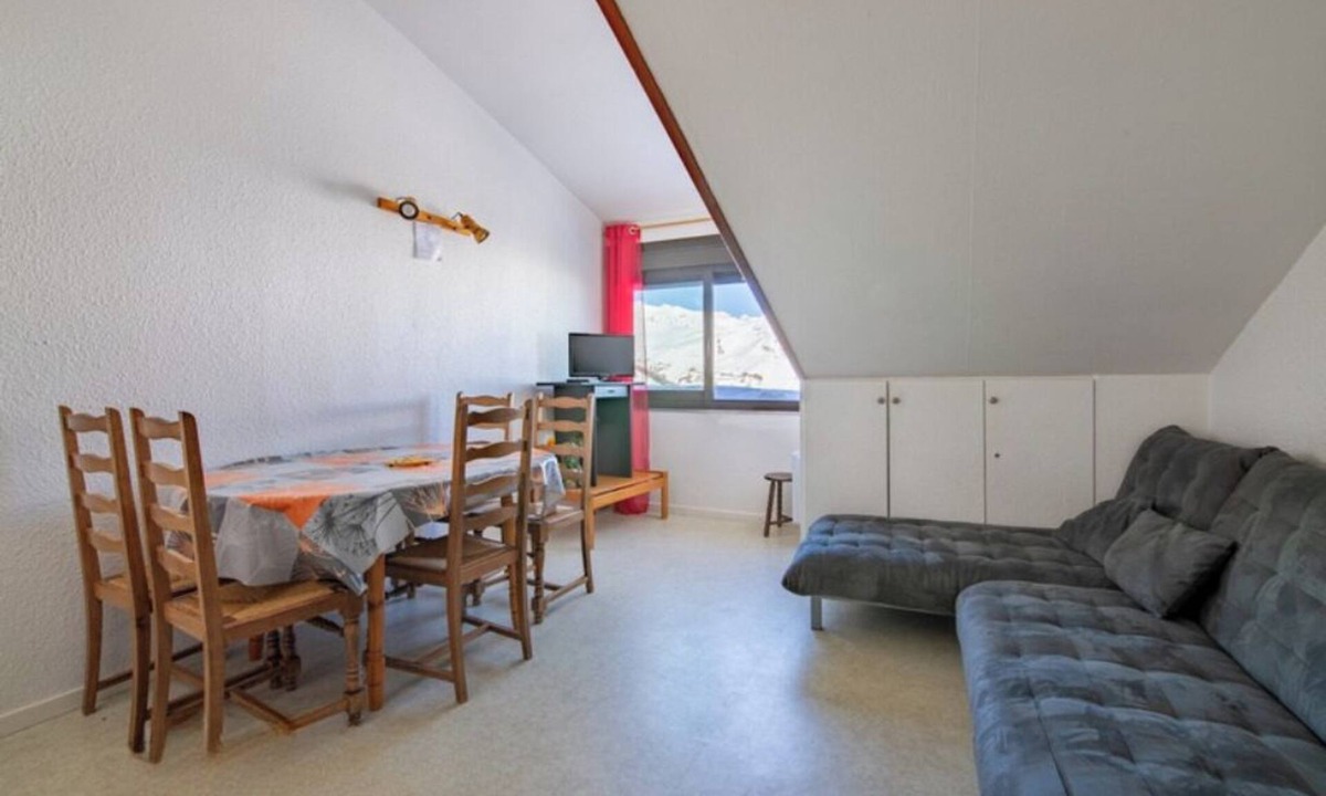 Cadeilhan-Trachere Apartment | Apt for 4 people at the foot of the slopes and hiking trails with views over the valley