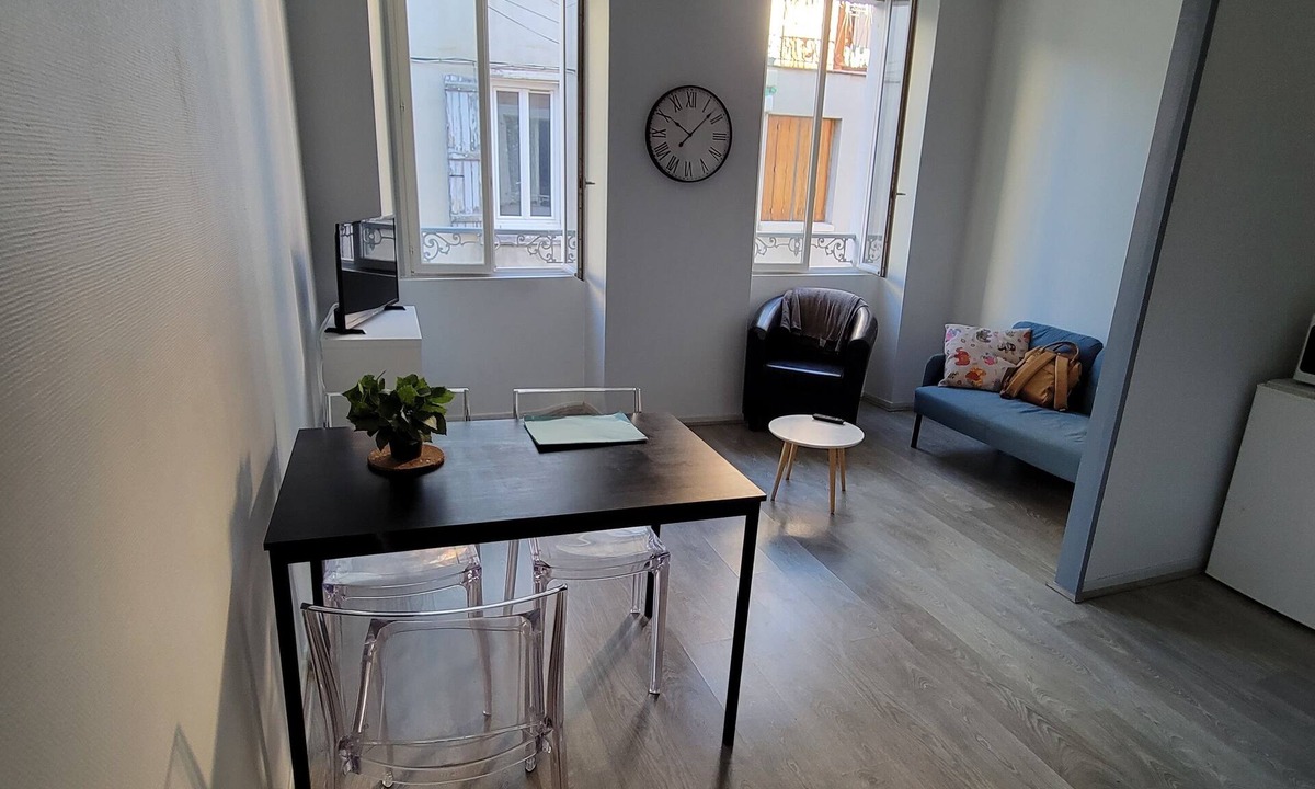 Bagneres-de-Bigorre Apartment | Apt T2 Centre Historique de Bagnères de Bigorre Toutes Commodités à 3min à Pied