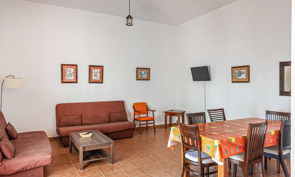 Valencia de Alcantara Apartment | Are you dreaming of a comfortable vacation with a view of the mountains?