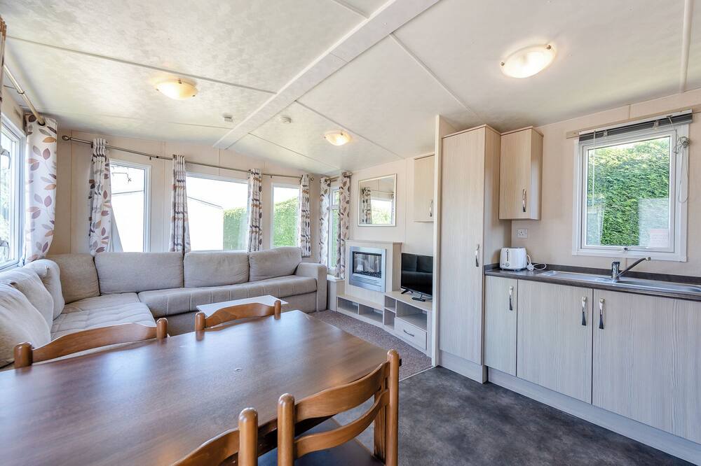 Bognor Regis House | Arundel Plus Caravan