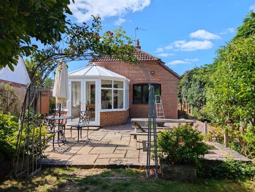Littlehampton House | Barn Cottage