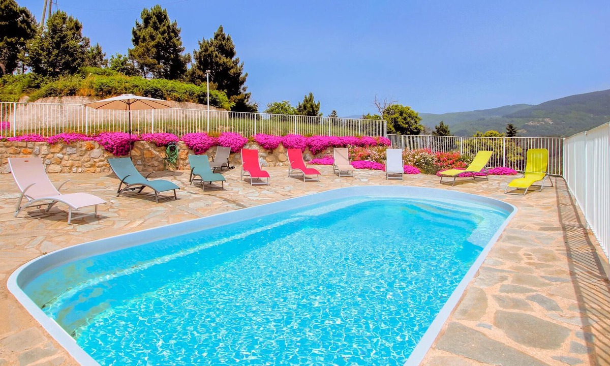 Pont-de-Labeaume House | Bastide Les Chataigners
