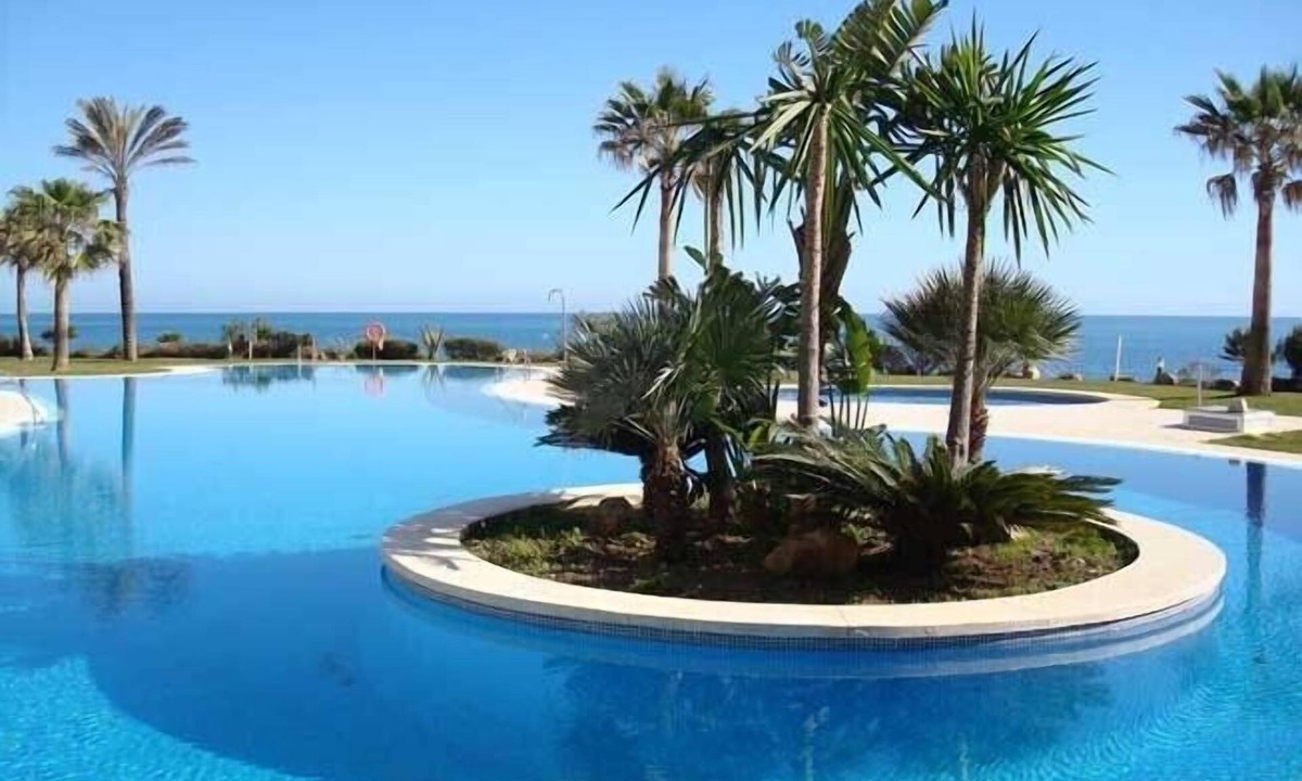 Sitio de Calahonda Apartment | Beach side Apt. 2 large salt water pools. Direct access to Seafront Boardwalk.