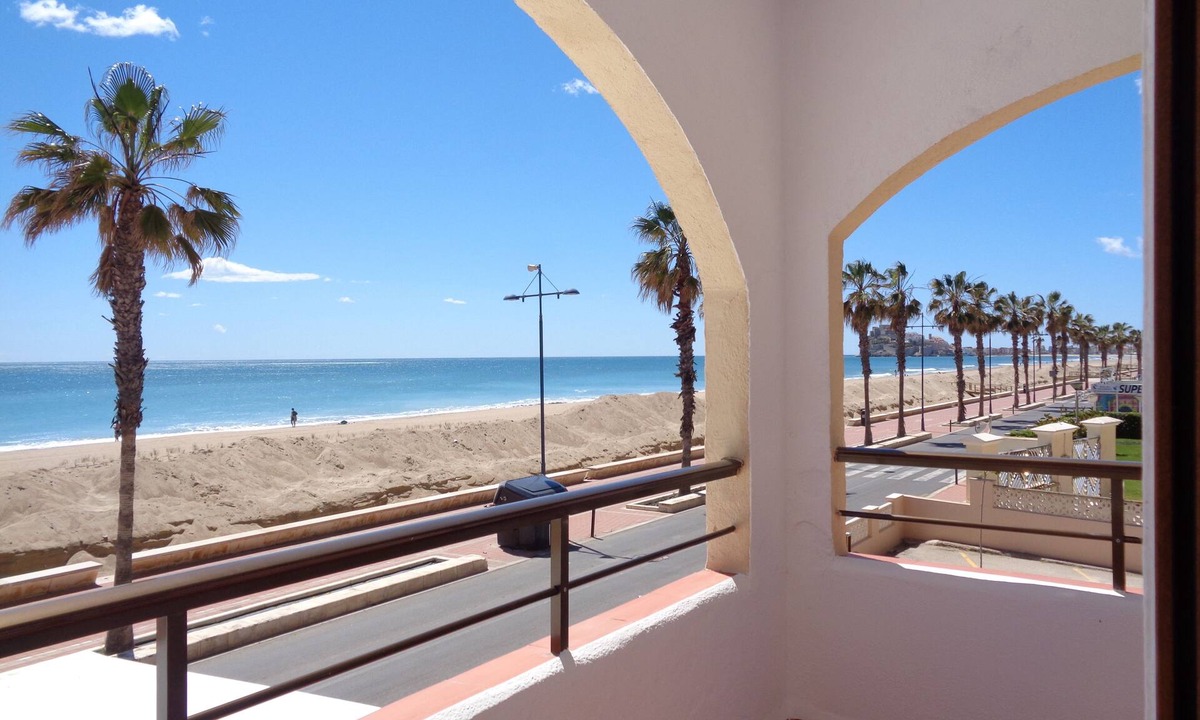 Peniscola Apartment | Beachfront Apartment, Peñíscola, Air conditioning, WiFi, 🅿
