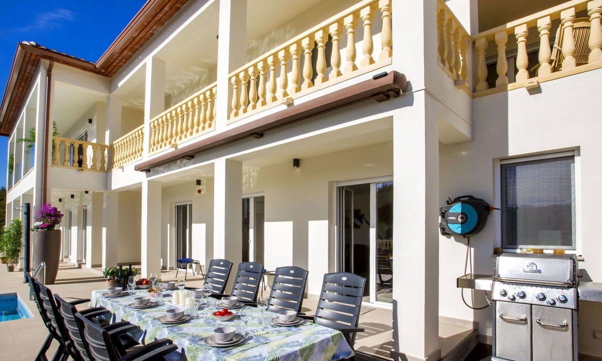 Alcalali Villa | Beautiful apartment in villa with A/C, WIFI, private pool, TV, patio, pets allowed, panoramic view