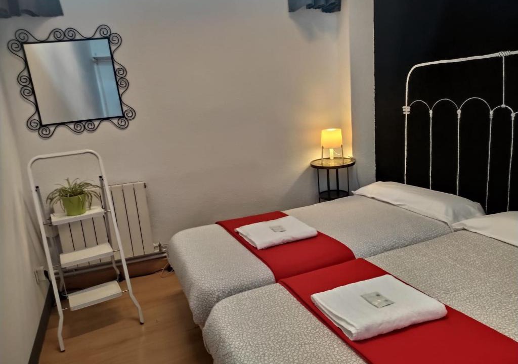 Deustuko San Pedro-Erribera Hostel | Bilbao Akelarre Hostel