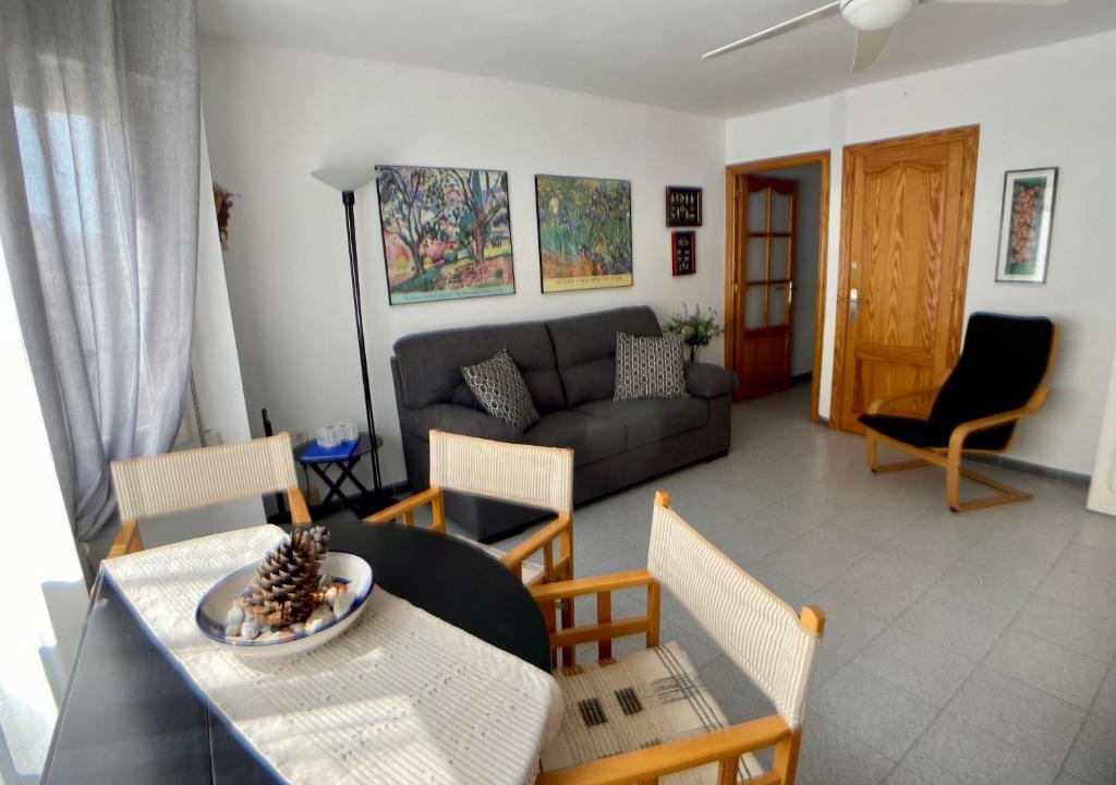 Blanes Apartment | Blanes old town: 2 blocks/2 min walk to the beach