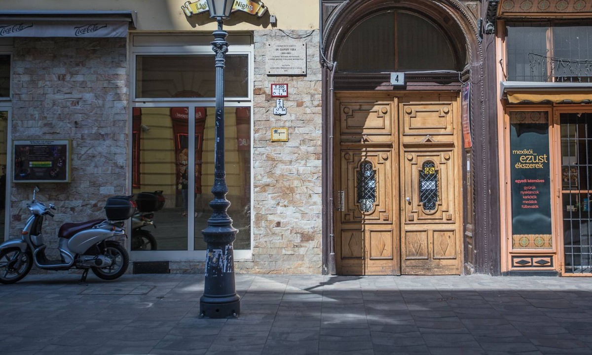 Palace District Bed & Breakfast | Budapest Passage