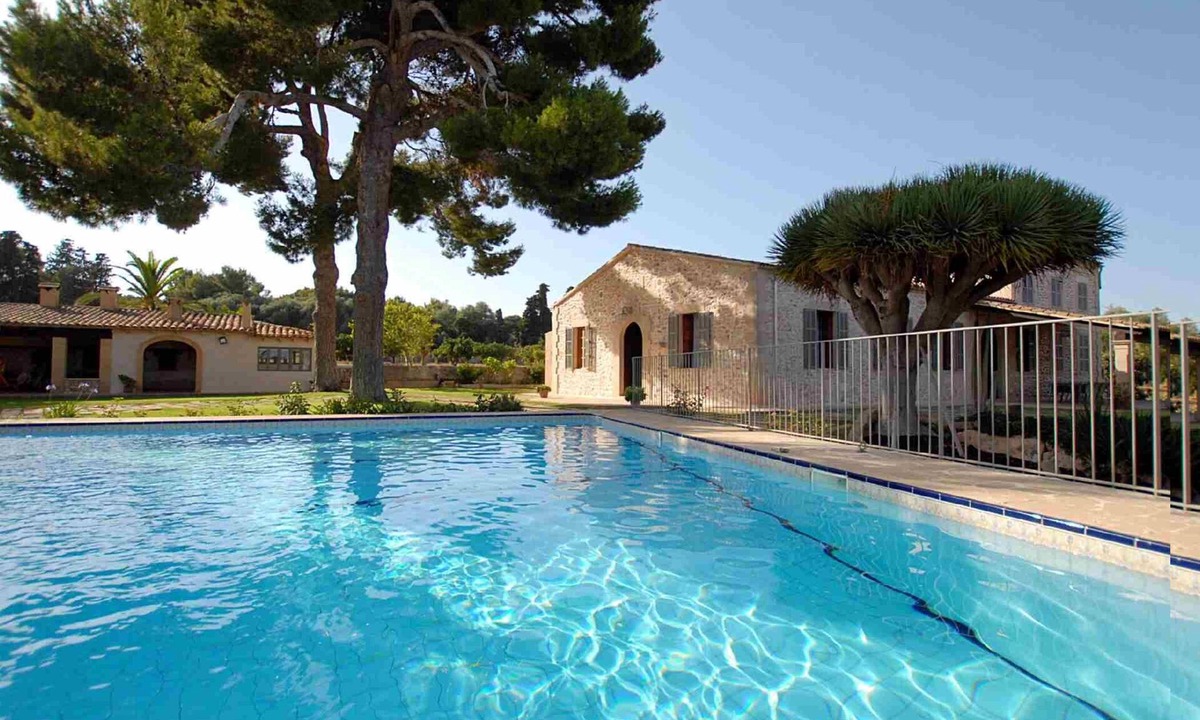 Portocolom Cottage | Can Cirerol, spacious house with pool in Porto Colom, Mallorca