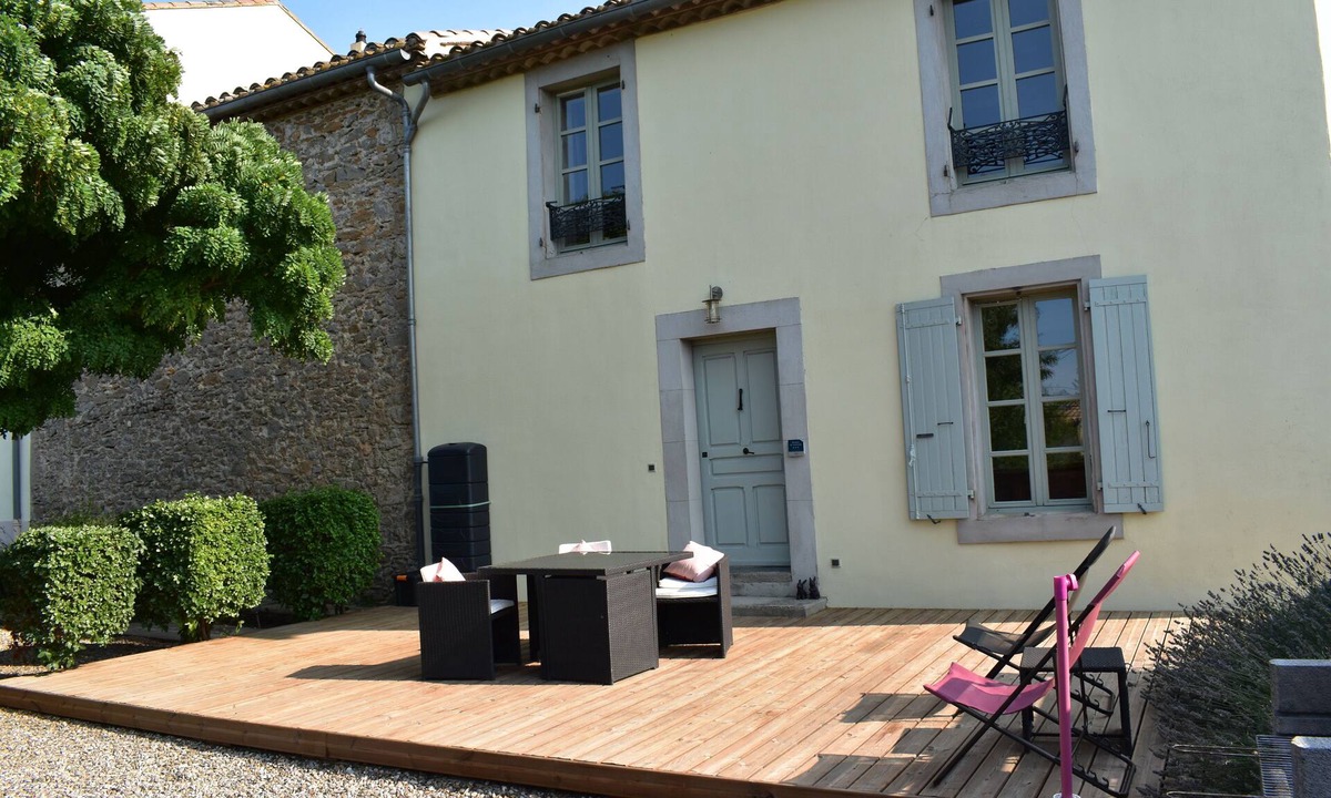 Marseillette Cottage | Canal View, superb gîte, Heated Pool near Carcassonne next to Canal du Midi.