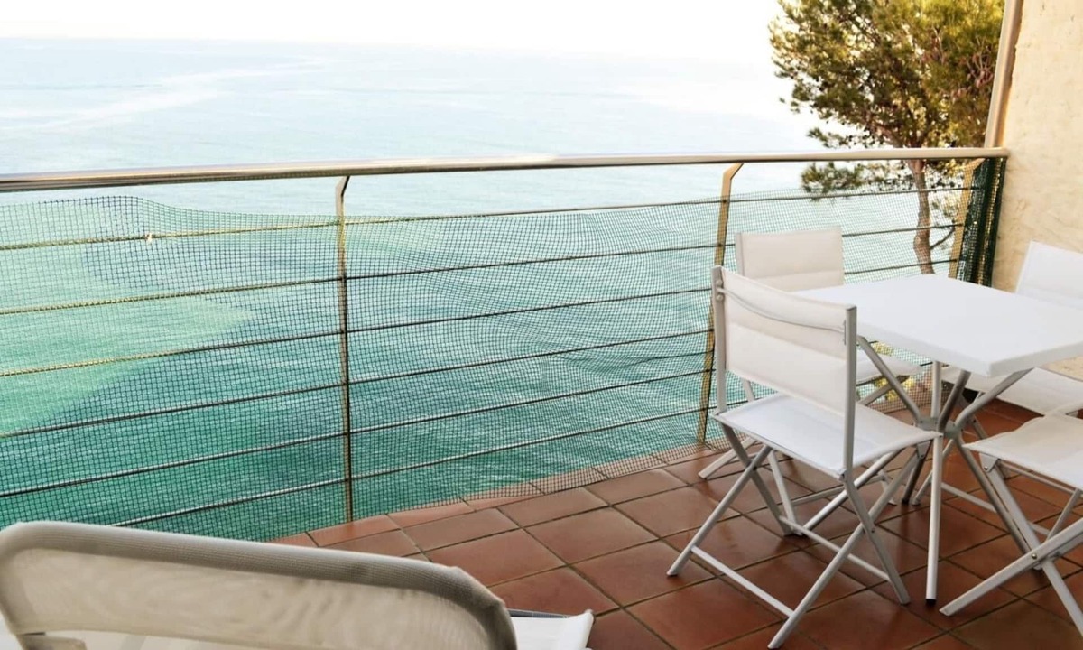 Llanca Apartment | CAU DEL LLOP 4 Great apartment in the sea front