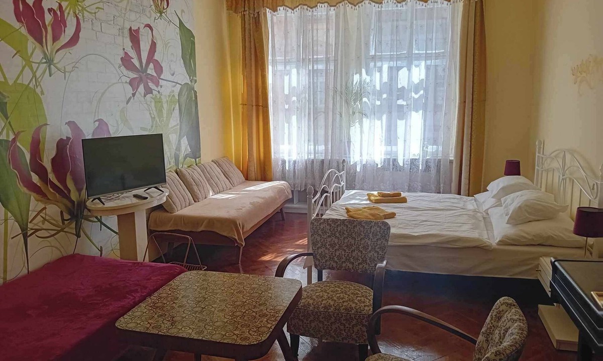 Zizkov Apartment | Charming apartment with a piano in Prague