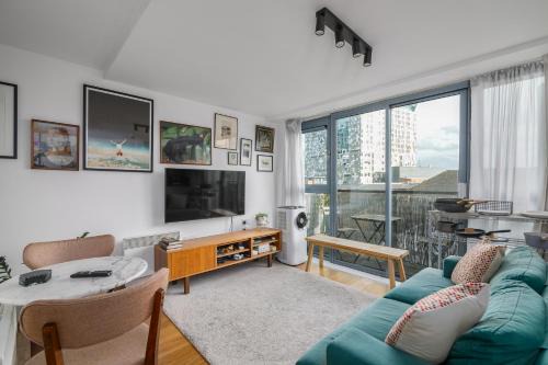 Convention Quarter Hotel | Charming Central Studio with Balcony in Birmingham