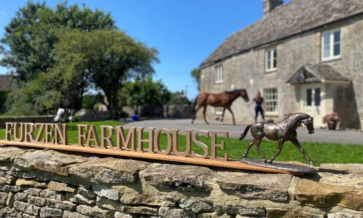 Cirencester House | Charming countryside retreat, room with luxury shared spaces (shared bathroom)