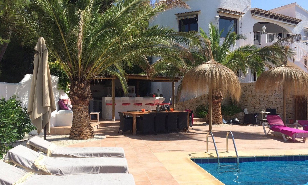 Benissa Coast Villa | Charming villa, sea view, large swimming pool with bar, 2000m² plot, beach 900m away