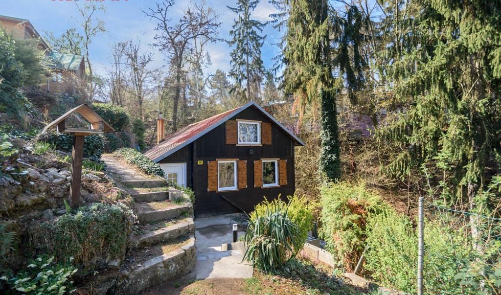 Lipence House | Chata Kazín Praha-Lipence