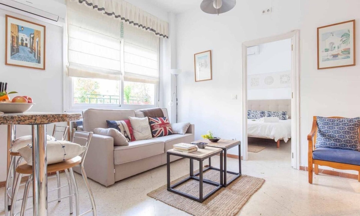 Alfalfa Apartment | Chic & bright - Wifi/AC - Elegant apt. in El Salvador 1 BR!