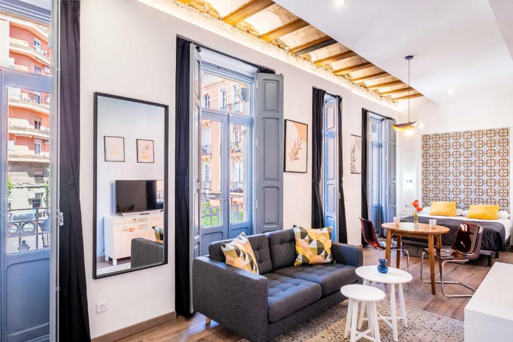 Morvedre Apartment | Classy Studio Apartment with Unique Design