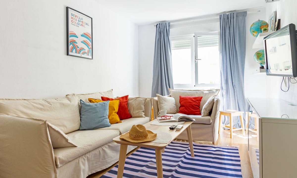 Alameda Apartment | Colors Apartment and parking 4 pax Historic Center