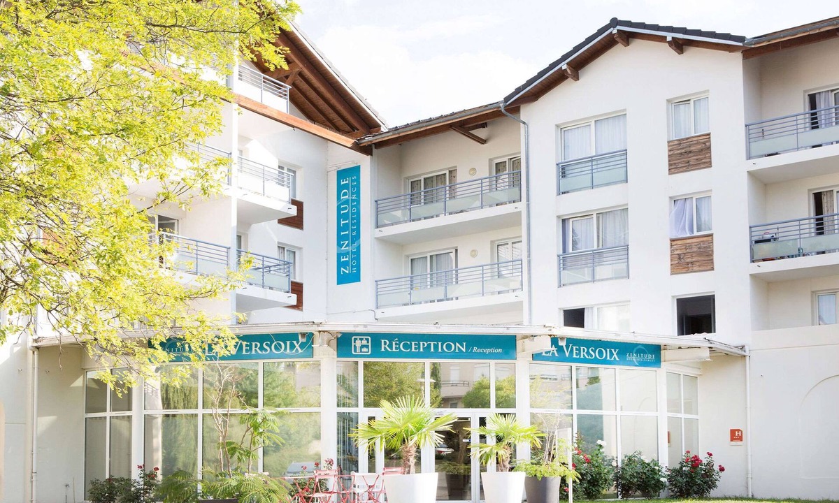 Divonne-les-Bains Apartment | Comfort Aparthotel Divonne La Versoix