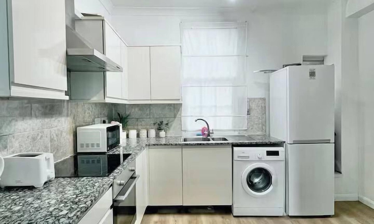 Kings Cross St. Pancras Apartment | Comfortable 3 Bed Flat in King Cross