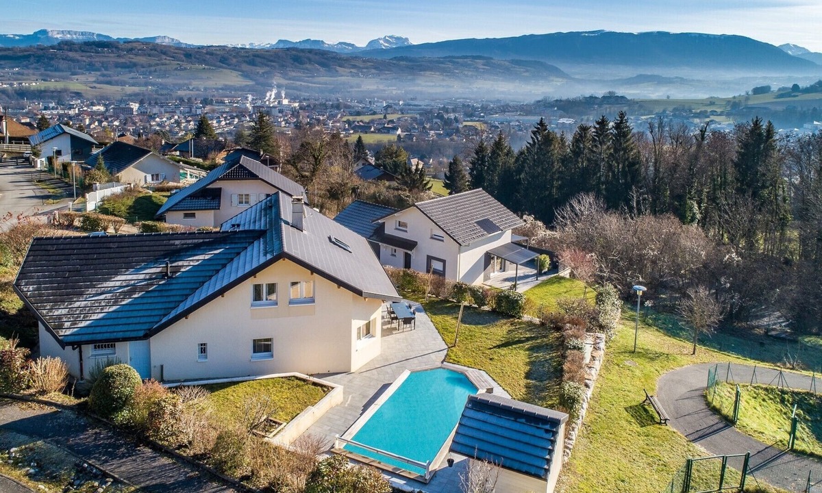 Rumilly House | Contemporary house with pool between Lake Annecy and Aix les Bains