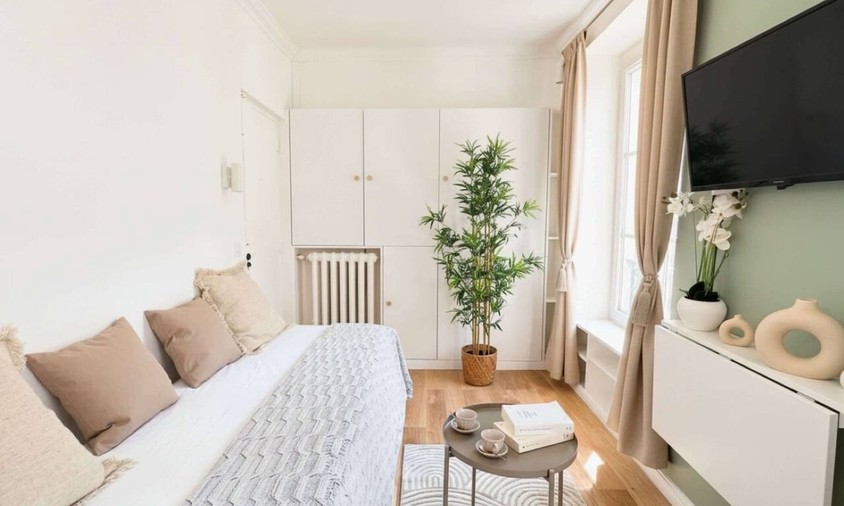 Quartier de la Porte-Saint-Denis Apartment | Cosy studio - Opera Garnier