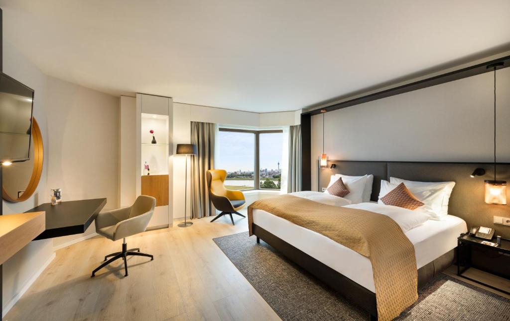 Hammfeld Hotel | Crowne Plaza Düsseldorf - Neuss by IHG