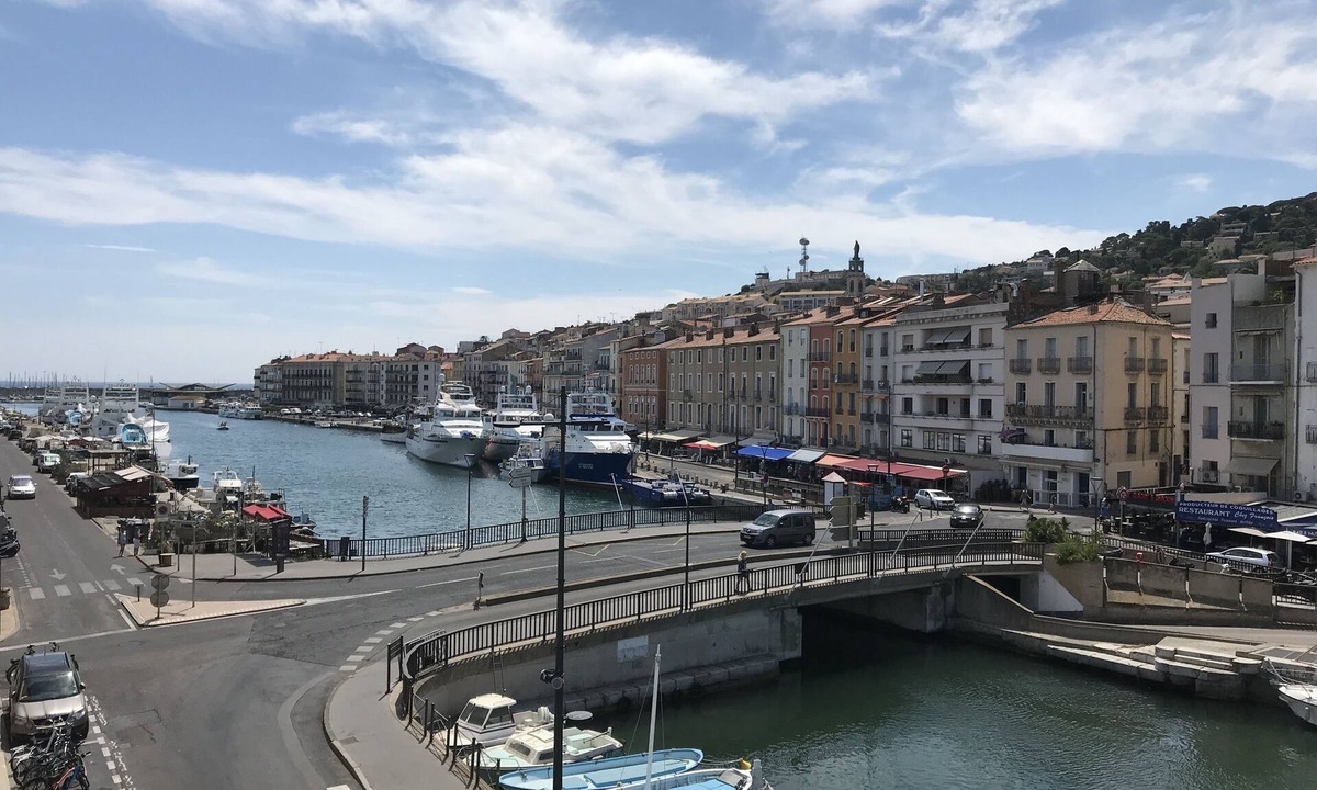 Sete Apartment | Deluxe three bedrooms flat in Sete front of "royal canal"