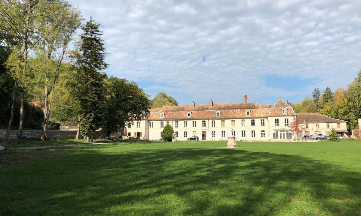 Rollainville Villa | Domaine 'Gîte De L'Abbaye' with Private Pool, Private Terrace and Wi-Fi