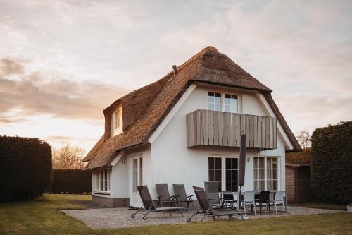 Den Burg Villa | Dutchen Waddenduyn