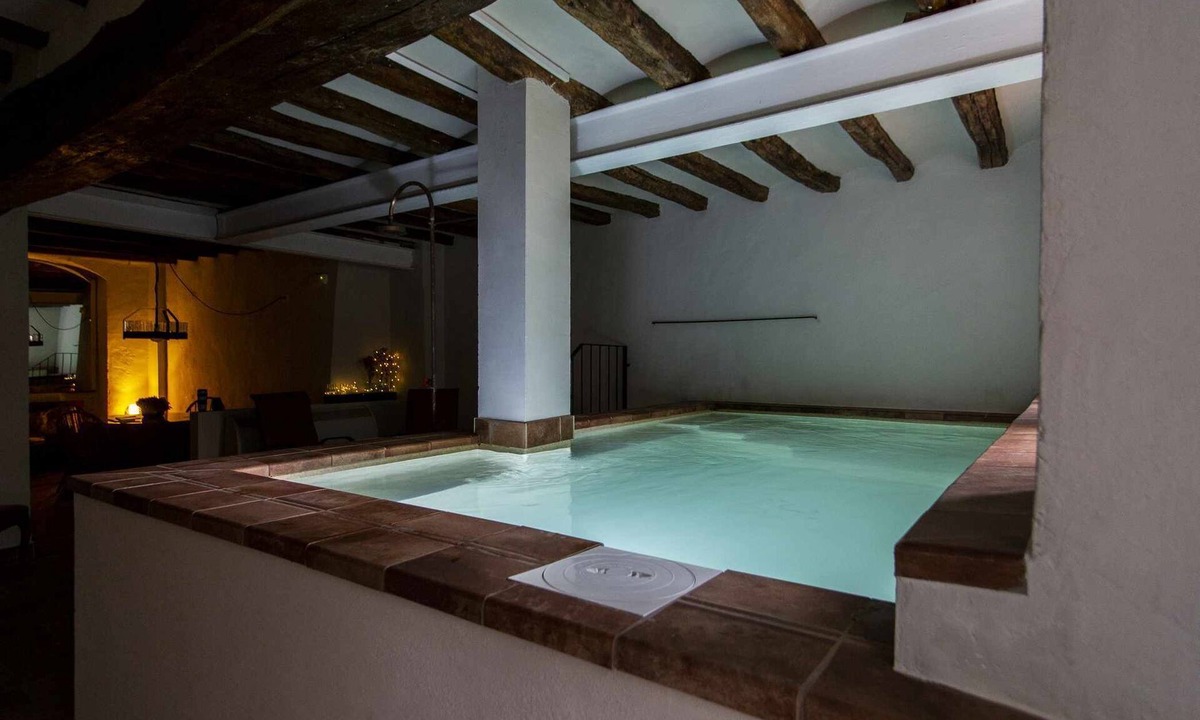 Olot Apartment | El Ferrer, in Olot with access to indoor swimming