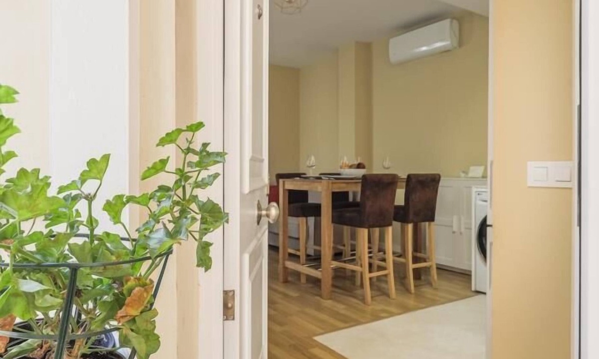 San Julian Apartment | Elegant and modern in the most authentic Seville
