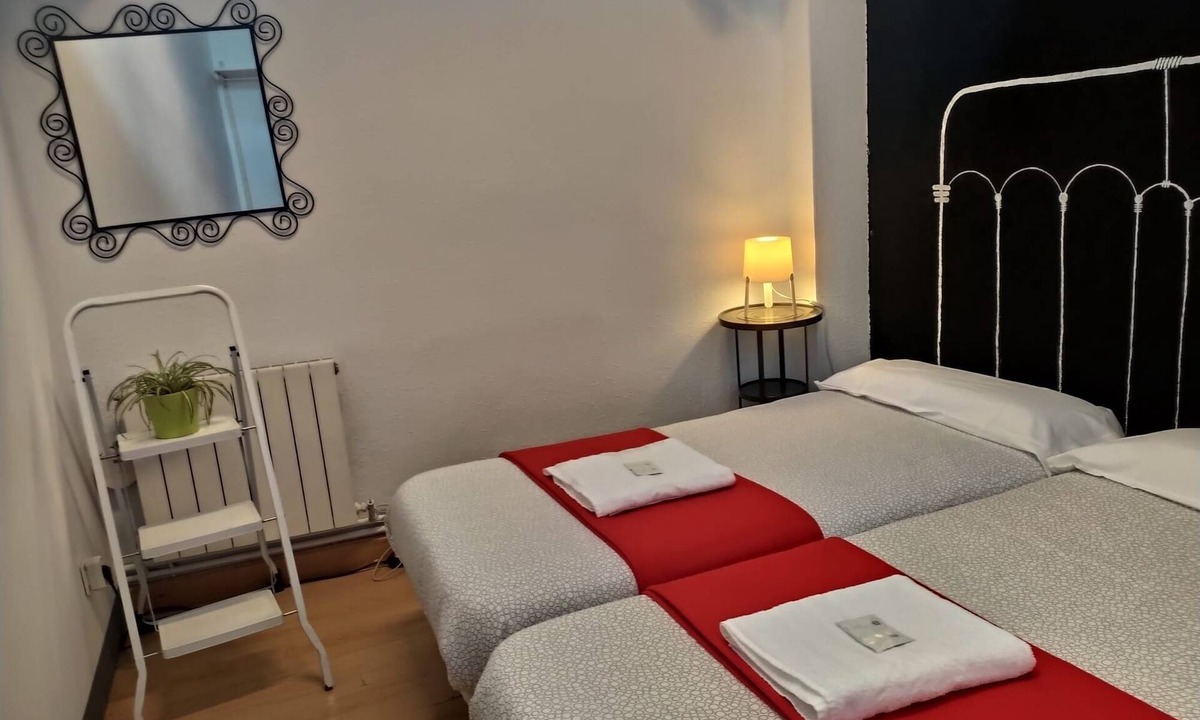 Deustuko San Pedro-Erribera Hostel | Enjoy a pet-friendly hostel-house 20 minutes from the Guggenheim!