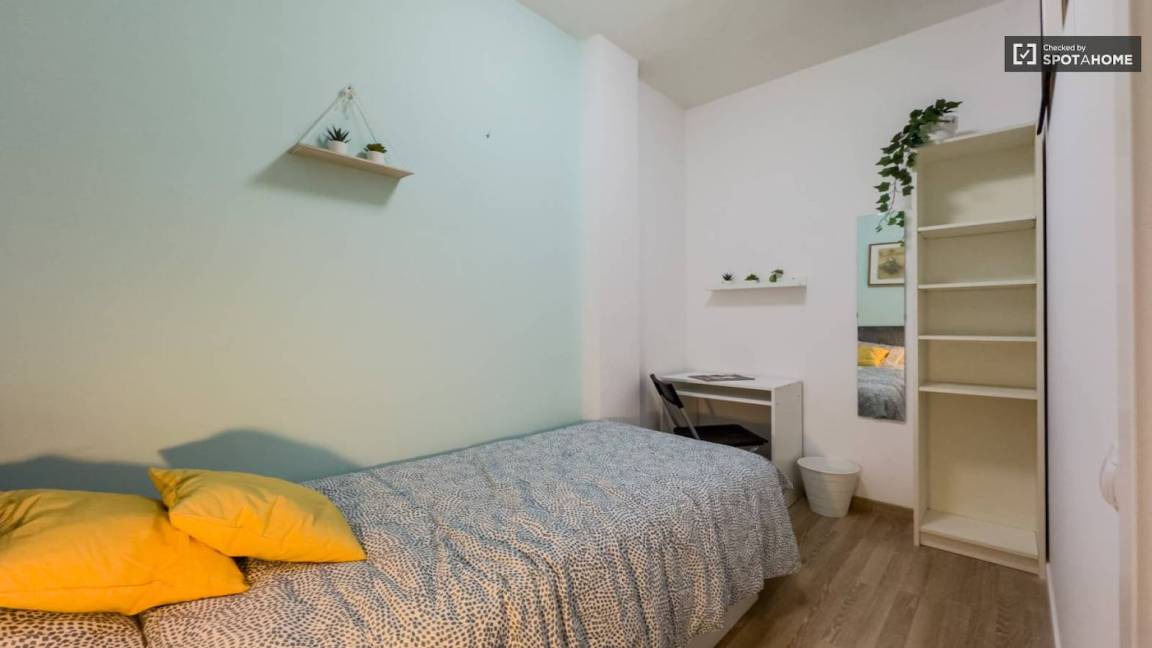 La Nova Esquerra de l'Eixample Resort | 100 m² Private room ∙ 1 bedroom ∙ 1 guest