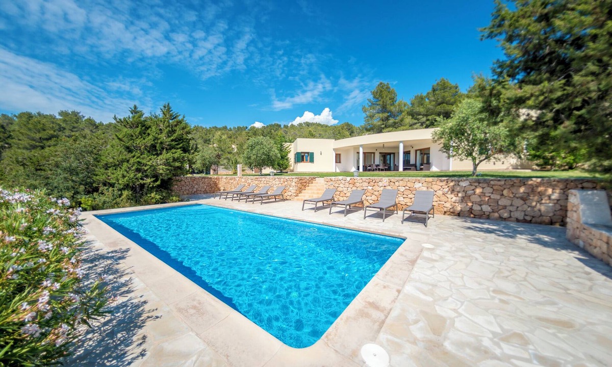 Sant Josep de sa Talaia Villa | Fantastic Estate with Mountain View, Pool and Wi-Fi; Pets Allowed, Parking Available