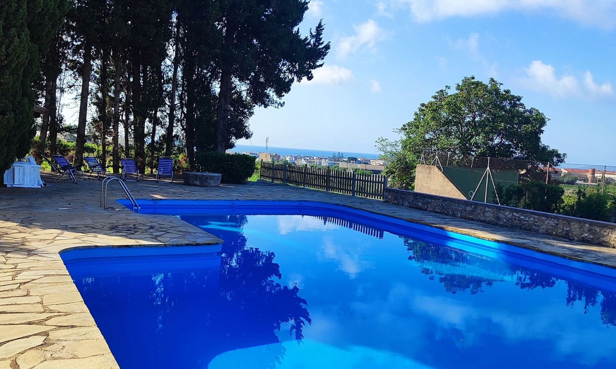 Alcanar Other | Farmhouse with swimming pool and tennis on a 1 hectare estate of orange and olive trees, 1 km from the sea.