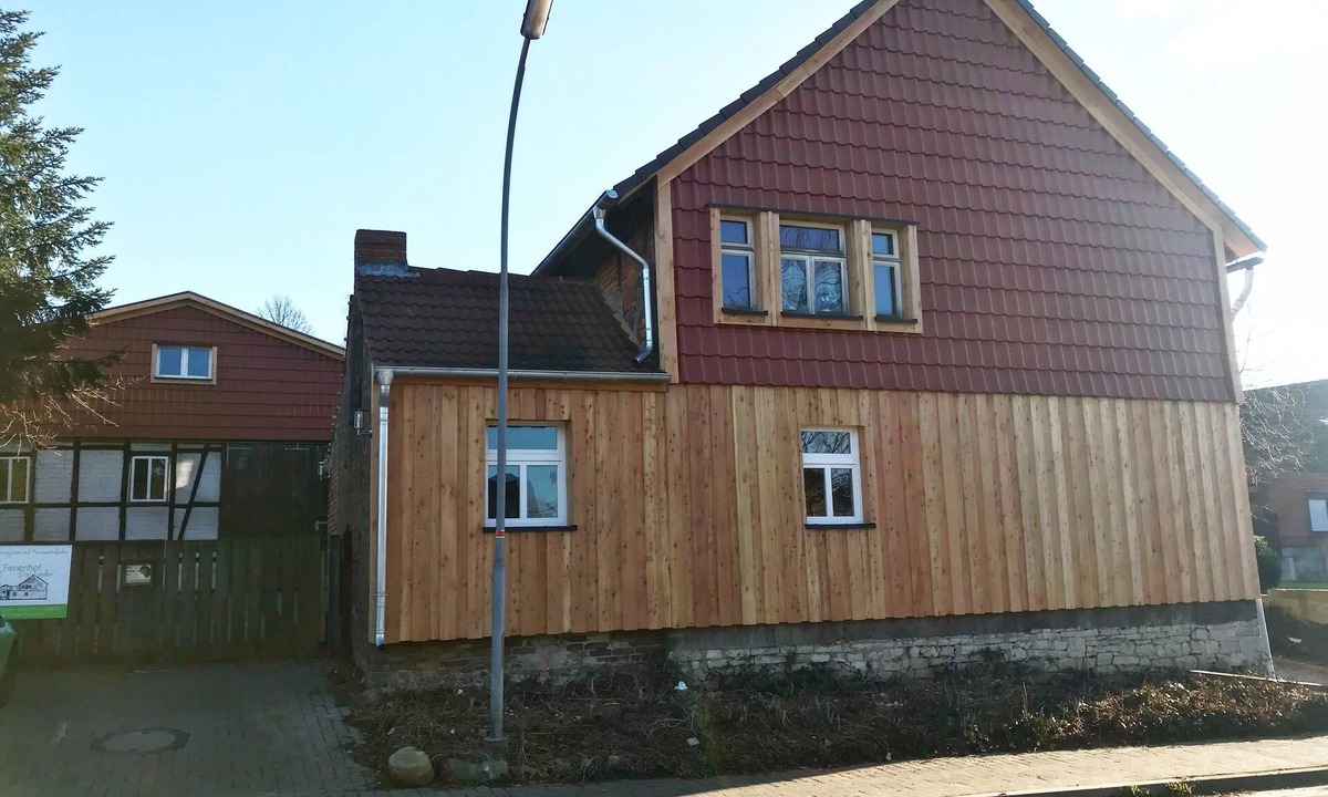 Boerssum Apartment | Feel good on the holiday farm, it is a "bear cave"