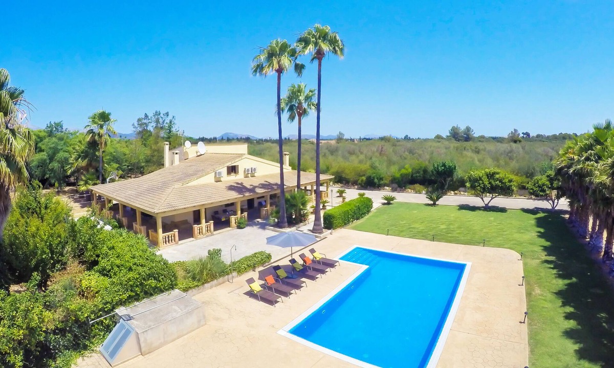 Llubi House | Finca Es Caulls – Finca with barbecue and swimming pool