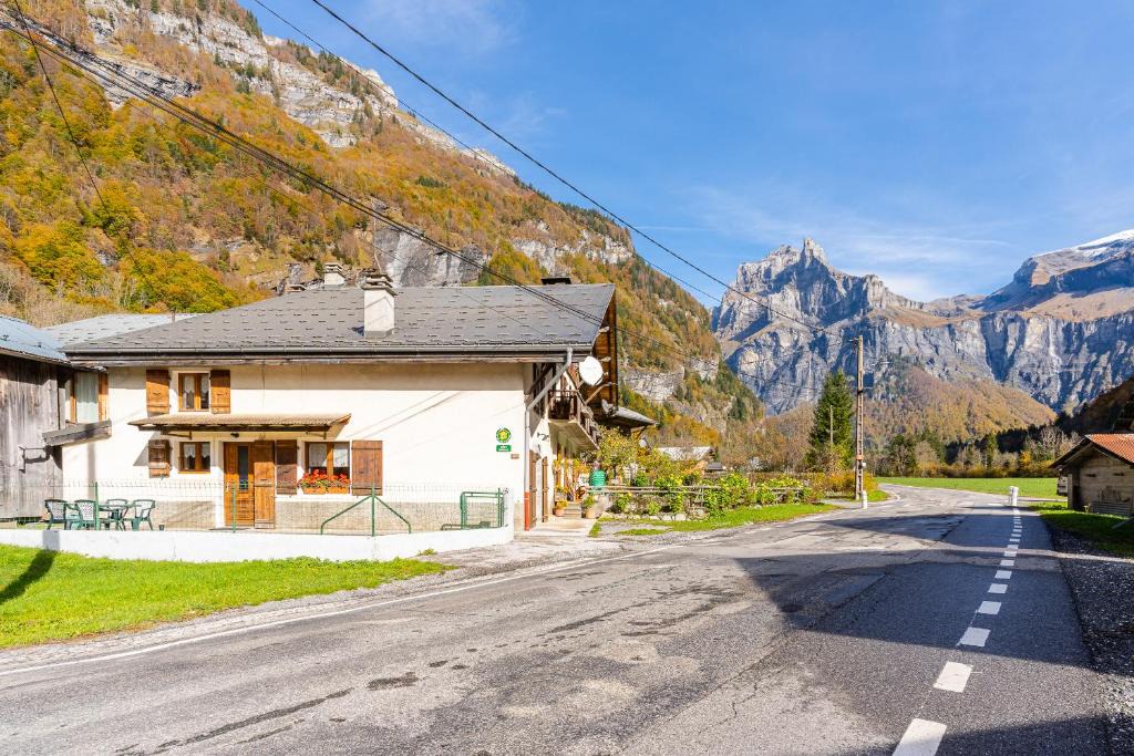Sixt-Fer-a-Cheval Apartment | Gîte des Cascades