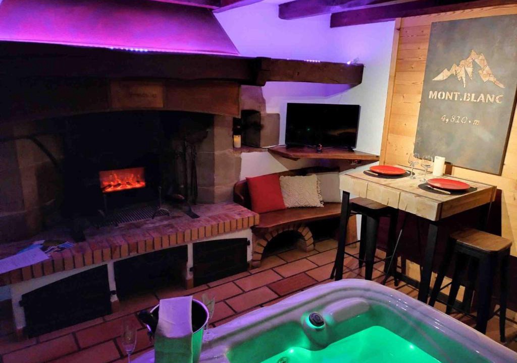 Vallieres Apartment | GITE Chambre SPA Privé DE L'ANCIENNE FERME
