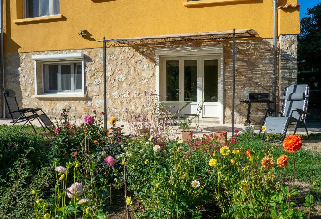 Buis-les-Baronnies Apartment | Gite de l'Ancienne Gare
