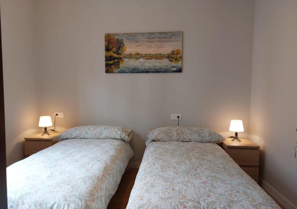Iralabarri House | Habitación en apartamento con zonas comunes compartida H2