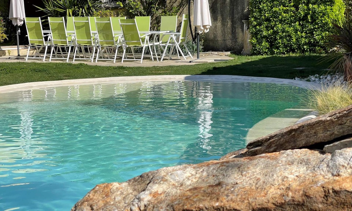 Vic-la-Gardiole Villa | Hacienda : 220m2 villa for 12 people with swimming pool, 5 minutes from the beach